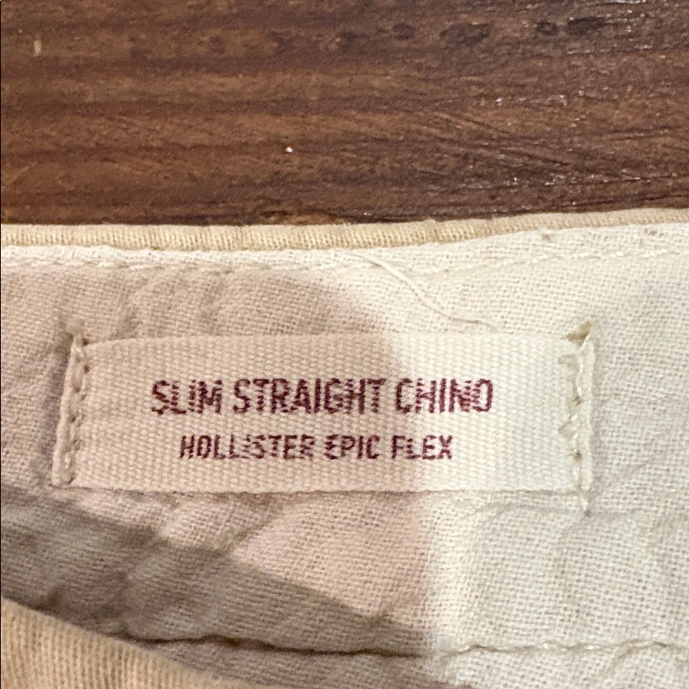 Hollister Light Tan Shorts - Picture 4 of 5